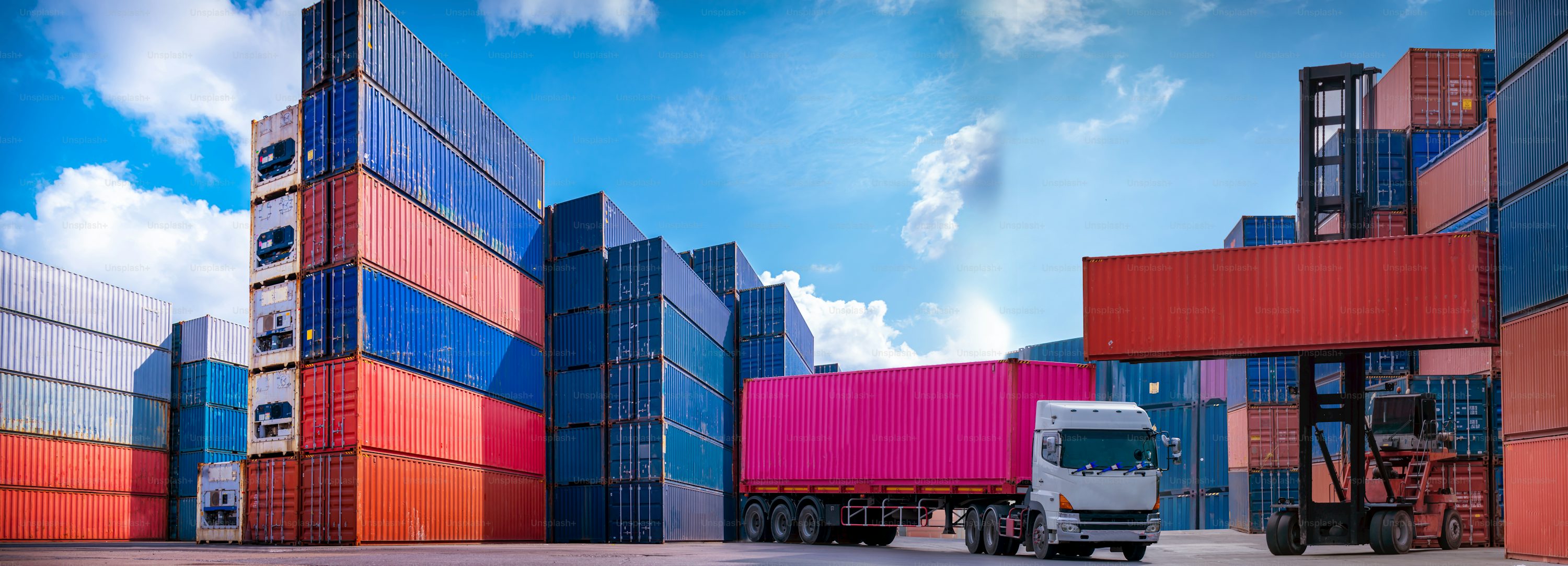 Port container ship